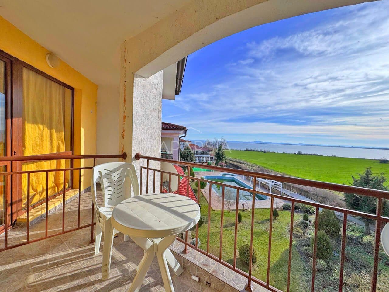 Dvoupokojový apartmán v Ravdě: skvělá cena, pláž i centrum na dosah