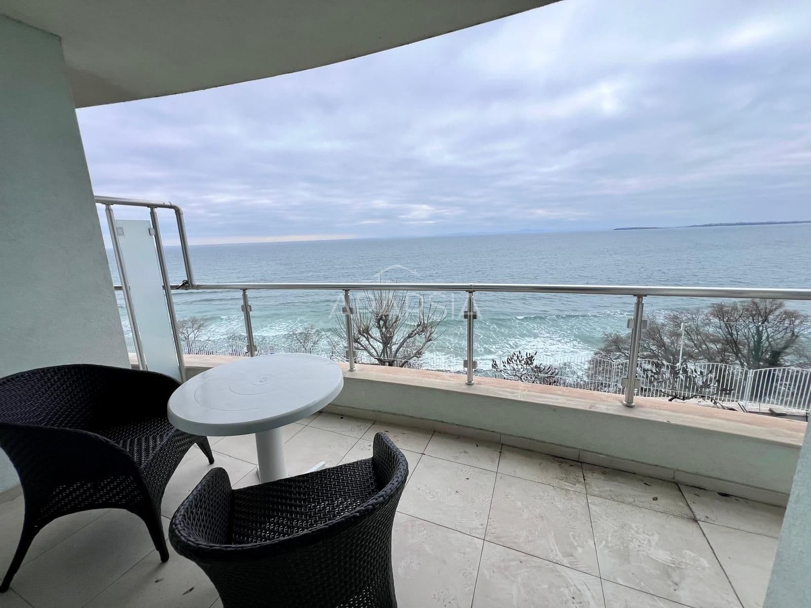 První linie u moře: apartmán 2+kk s okouzlujícím výhledem